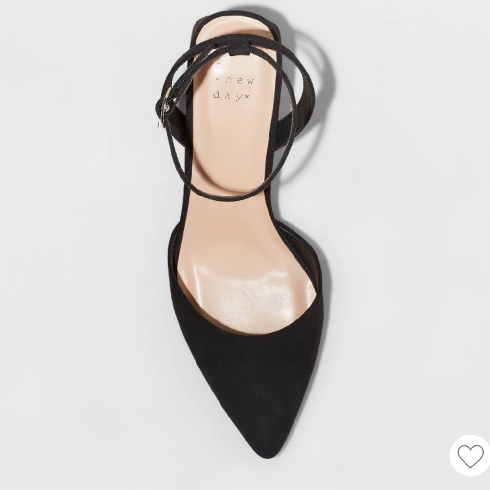 SOLD🖤NIB Black Heels🖤 - Picture 2 of 7